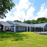 Waters Edge B&B Resort