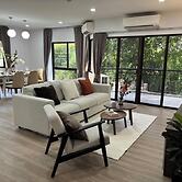 Seastar Hotel And Service Apartment