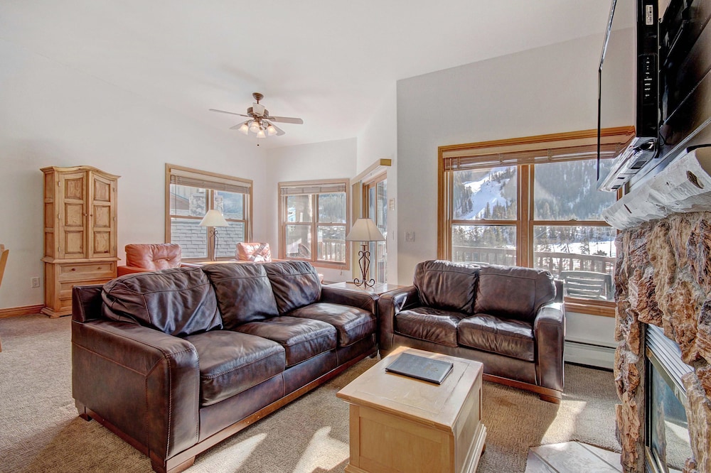 5983 Hidden River Lodge 3 Bedroom Condo by RedAwning