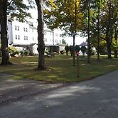 Kenoza Lake View Manor