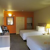 Sunbridge Inn & Suites