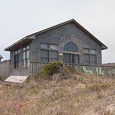 Chez-toni 3 Bedroom Cottage by RedAwning