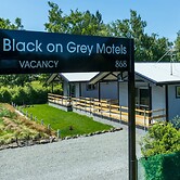 Black on Grey Motel