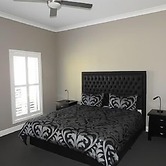 Barkly Suites Apartments