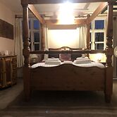 The Mug House Inn & Restaurant