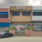 OYO 89985 Js Hotel