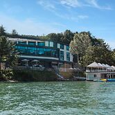 SS Resort
