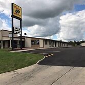 Super 9 Motel