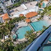 Chevron Renaissance - HR Surfers Paradise