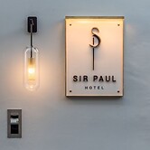 S Paul Hotel