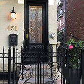Beautiful 4BR Downtown House, Sleeps 10