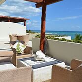 Okol Paraiso by Riviera Rentals