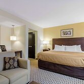 MainStay Suites St Louis Airport