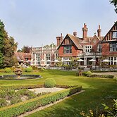 Macdonald Elmers Court Resort