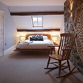 The Cross Foxes- Bar Grill and Rooms