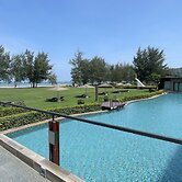La Isla Pranburi Beach Resort