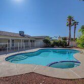 Luxurious 4BR House with Large Pool Near Strip