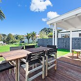 The Little Blue Bach in Oneroa Village