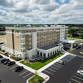 Holiday Inn Hotel & Suites Farmington Hills - Detroit NW by IHG