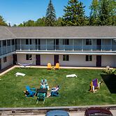 Julie's Park Cafe and Motel