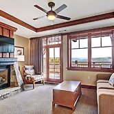 Luxury One Bedroom  At Base Of Peak 8! Condo by RedAwning