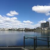 Stylish Waterfront Apt in Rhodes