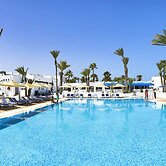 Hari Club Beach Resort