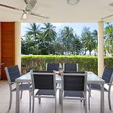 Peponi 2 - Beachfront Apartment