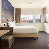 Rotterdam Teleport Hotel
