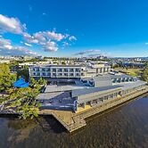 Best Western Plus North Lakes Hotel