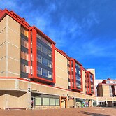 VS645H Village Square 1Br 1Ba Hotel Room