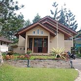 Villa Kota Bunga Allamanda