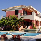 Villa Mitis - A Bohemian Private Pool Retreat