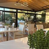 Ampoulos Rooms & Apartments