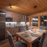 Kuukkeli Log Houses Villa Aurora (Pupula)