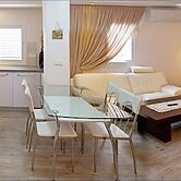 The Seasons Beach Apartment 2