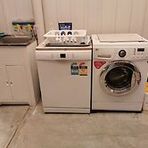 Chrissie's Dongara - Pet Friendly