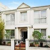 Abbotsford Private Rooms & Pods @ 15 Charles Homestay