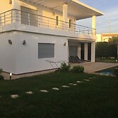 Luxurious 5 Bedrooms Villa Ref HI51053