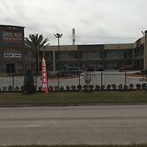 Grand Villa Inn & Suites - Humble