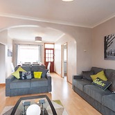 Holiday Home - Sleeps 7