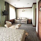 Aurora Hotel