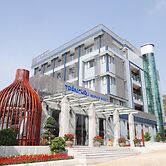 Tran Chau Beach & Resort