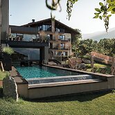 Maraias Luxury Suites & Apartments