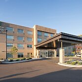Holiday Inn Express and Suites Kalamazoo West by IHG
