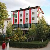 Piazza Hotel