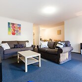 DAWN, 2BDR Carlton Apartment