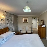 The Three Shires Inn