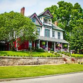 Evans Holly Grove Inn B&B