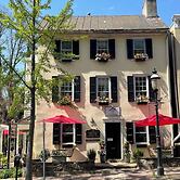 Hargrave House B & B